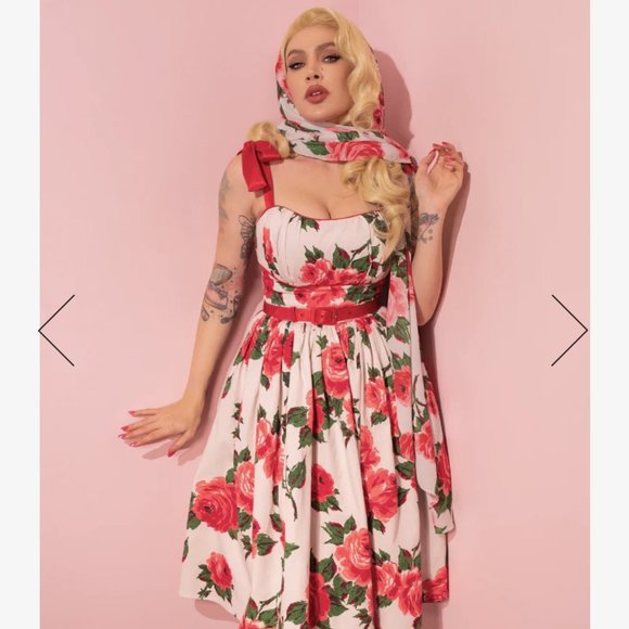 SWING SUNDRESS AND SCARF IN RED VINTAGE ROSES - VIXEN BY MICHELINE PITT - Small - Picture 1 of 1